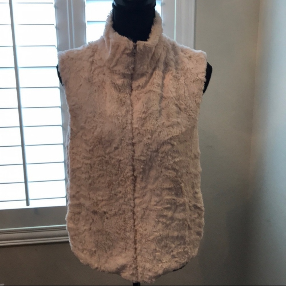 Eight sixty faux fur vest lightweight